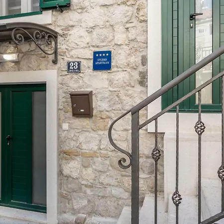 Appartamento Reval Luxury Stone House Apartments****