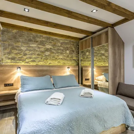 Reval Luxury Stone House Apartments**** Lejlighed Split