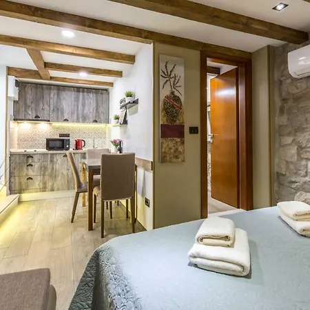 Reval Luxury Stone House Apartments**** * Spalato