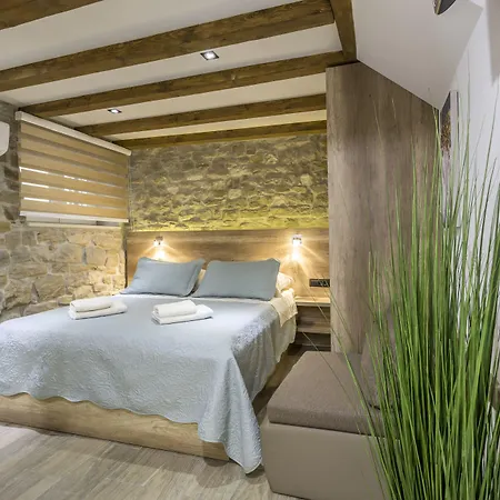 Lägenhet Reval Luxury Stone House Apartments****