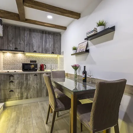 Апартаменты Reval Luxury Stone House Apartments**** Сплит