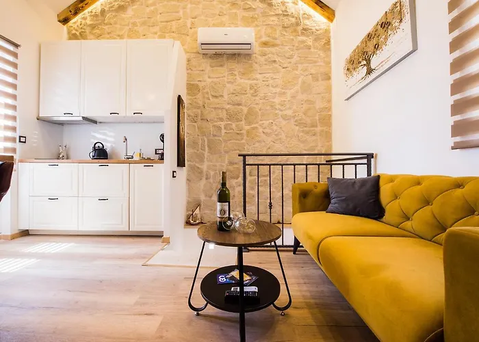 Reval Luxury Stone House Apartments**** 公寓 *