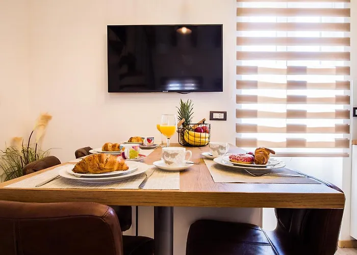 Reval Luxury Stone House Apartments**** *