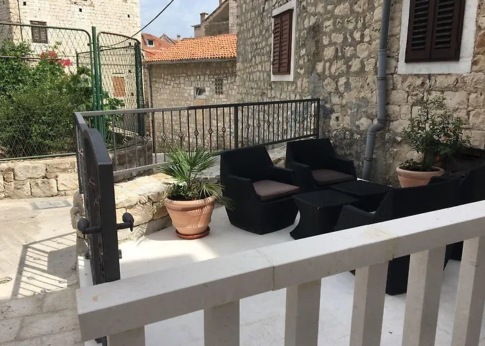 Reval Luxury Stone House Apartments**** * 斯普利特