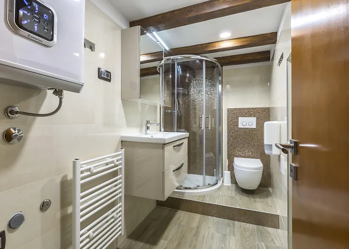 Reval Luxury Stone House Apartments**** 公寓 *